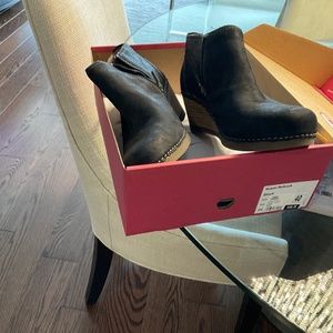 Dansko black nubuck boots size 40 (9).
